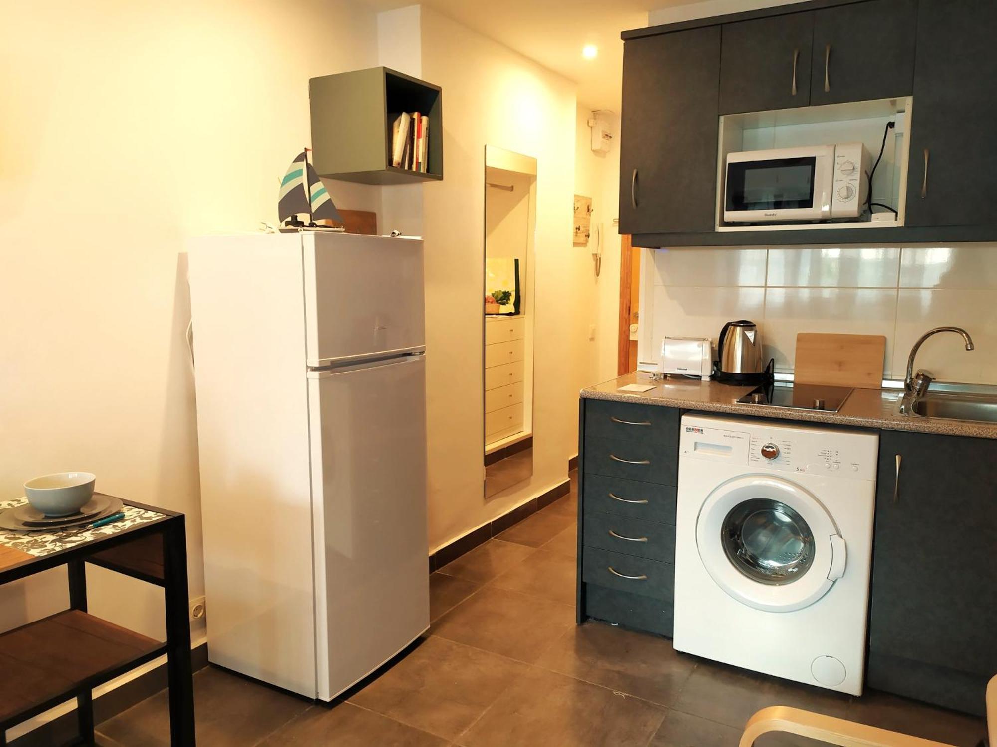 Estudio Reformado Y Centrico Con Piscina Y Wifi Acepta Mascotas Benidorm Ngoại thất bức ảnh