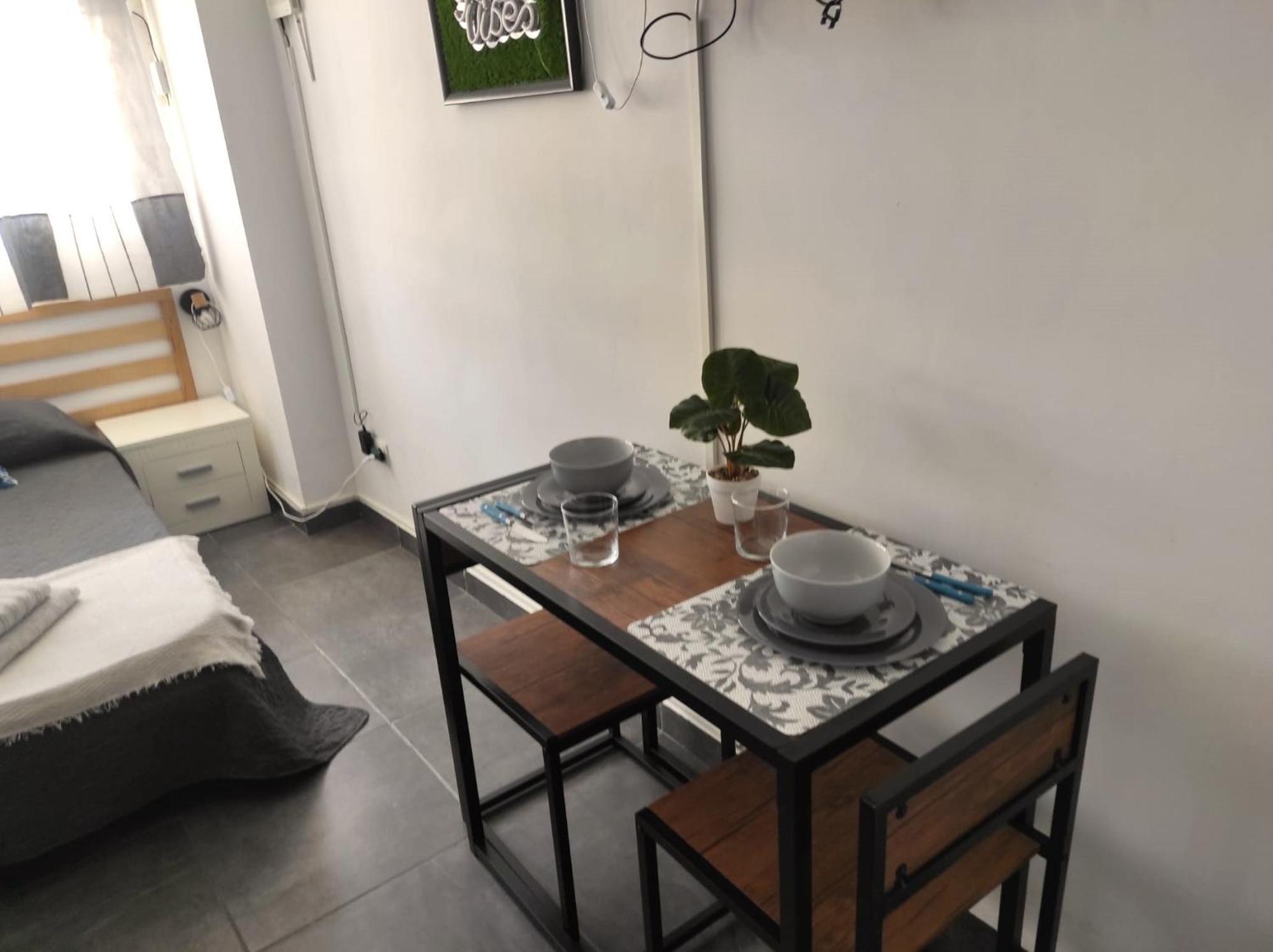 Estudio Reformado Y Centrico Con Piscina Y Wifi Acepta Mascotas Benidorm Ngoại thất bức ảnh